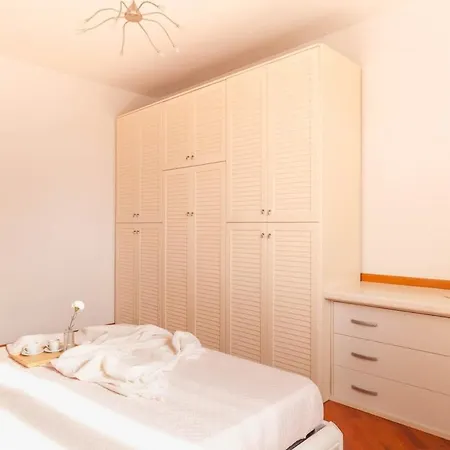 Giudecca Retreat - Modern Duplex In Apartment