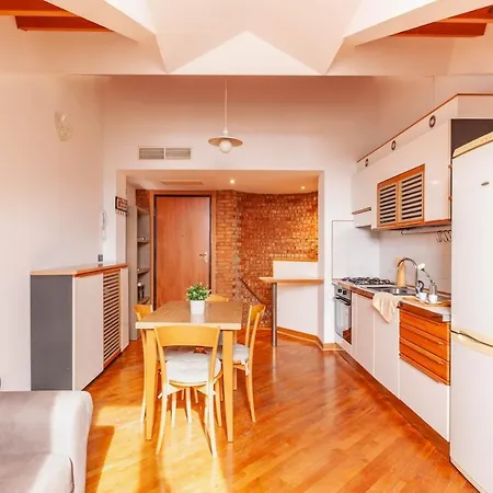 Giudecca Retreat - Modern Duplex In Apartment